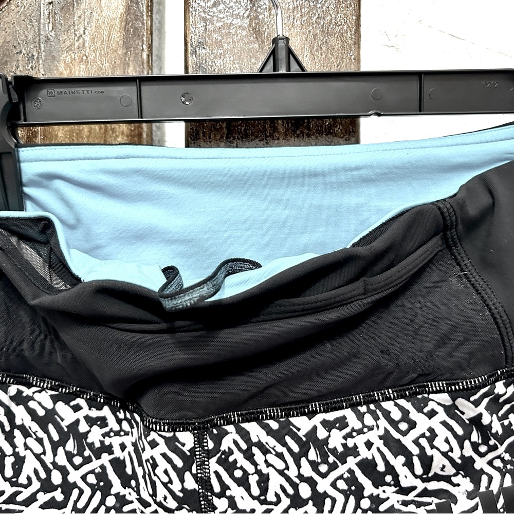 Lululemon leggings size 4 X Soul NY Pace Pusher Crop Leggings sz 4 Luxtreme - Picture 13 of 14